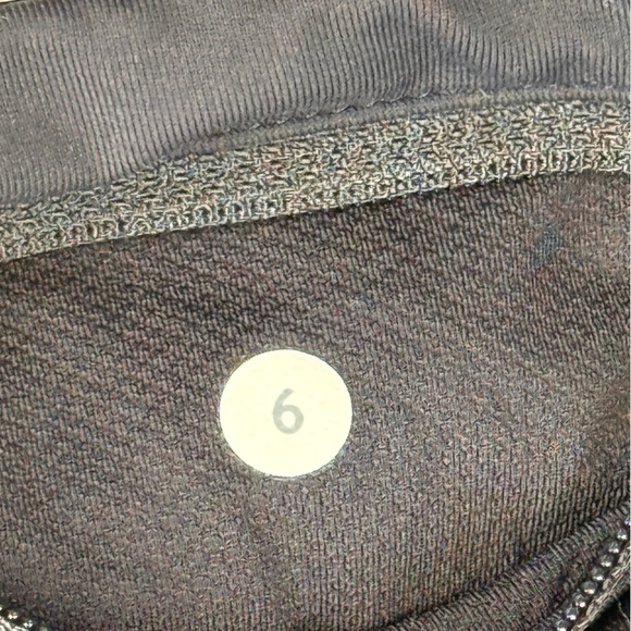 lululemon athletica Wave Pattern Athletic Shorts #140 - Picture 4 of 4